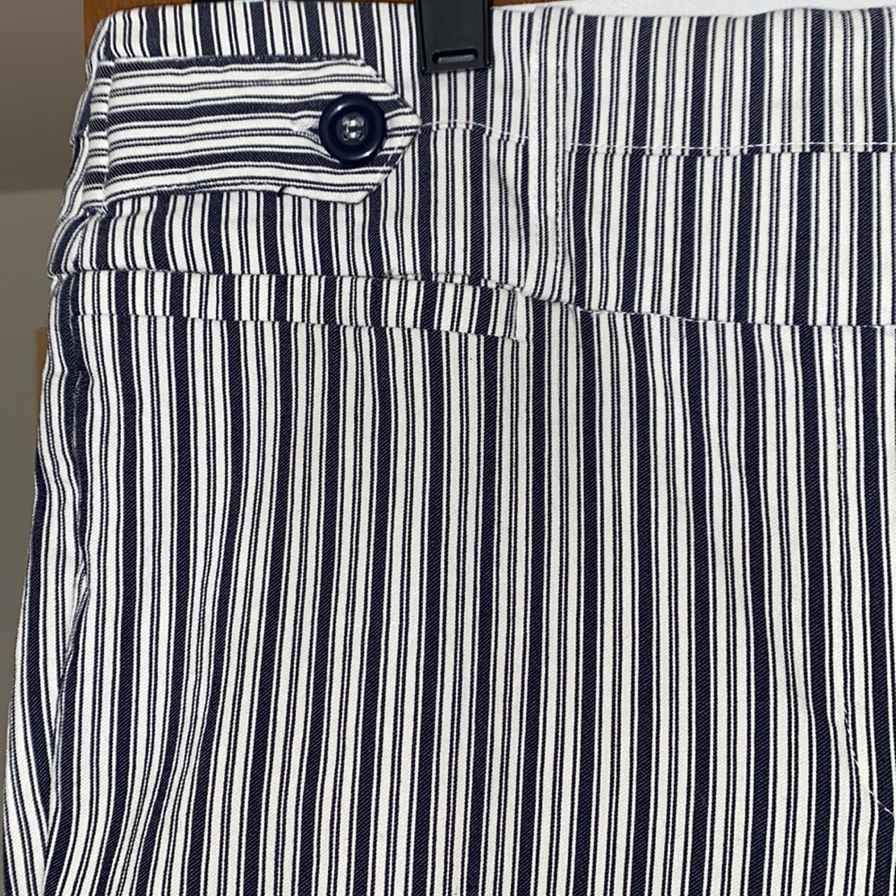 Candie’s Marilyn Ankle Pants. Size 13 Juniors.